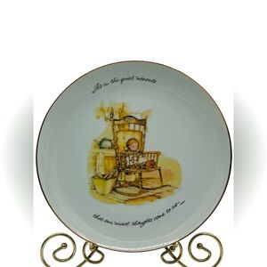 Vintage Holly Hobbie Collector Decorative Plate‎ “It’s The Quiet Moments”
